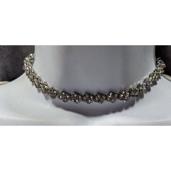 Retro Glam Sparkly Rhinestone Tie On Necklace - Picture 1 of 6